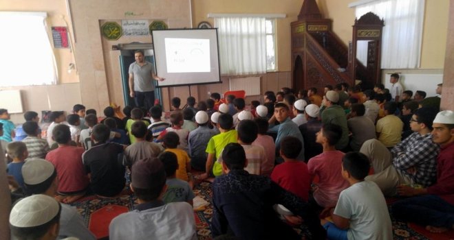 Kuran Kursu Öğrencilerine Bağımlılıkla Mücadele Anlatıldı
