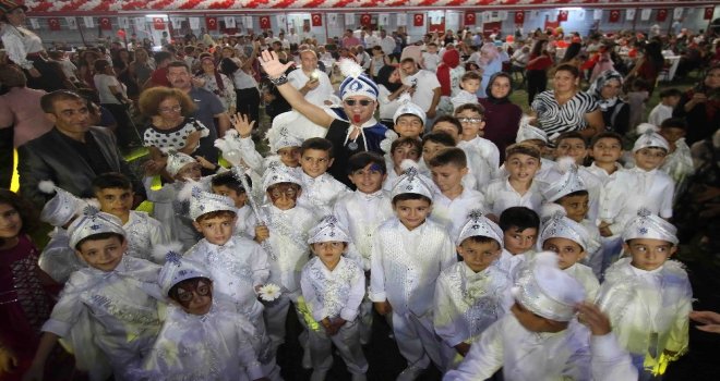 Bayraklıdaki Sünnet Şöleninde 70 Çocuk Erkekliğe Adım Attı