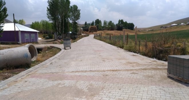 İpekyolu Belediyesinden Yol Yapım Çalışması