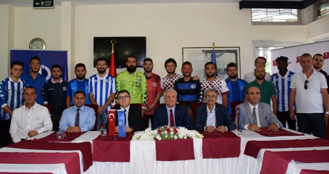 Anadolu Üniversitesi, Yeni Sporcularını İmza Töreniyle Basına Tanıttı