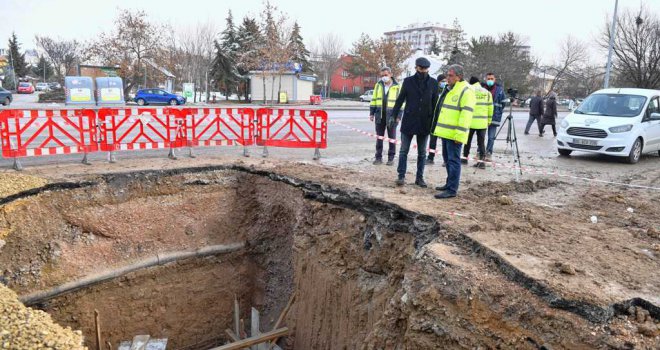 ASKİ'DEN ANKARA ÇAYI'NDA TEMİZLİK ÇALIŞMASI