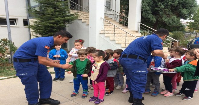 Kırmızı Düdük Kampanyasına Miniklerden Destek