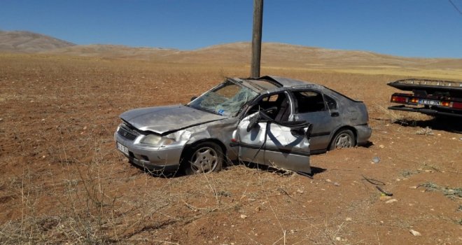 Sivasta Otomobil Takla Attı: 3 Yaralı