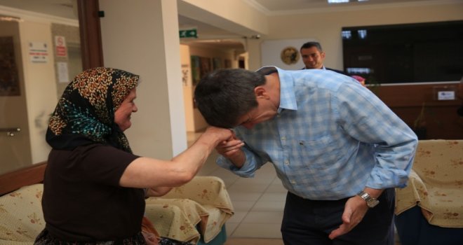 Başkan Türel Huzurevi Sakinlerini Unutmadı
