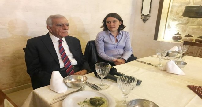 Ap Türkiye Raportörü Kati Piri, Ahmet Türkü Ziyaret Etti