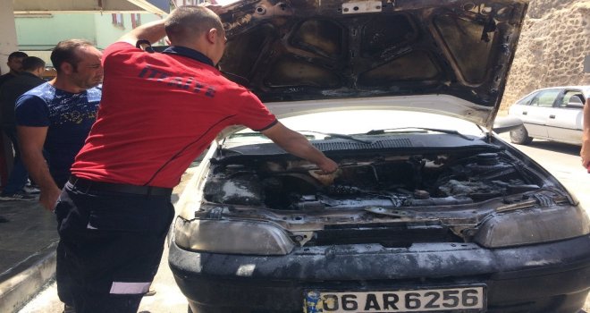 Park Halindeki Araç Alev Aldı