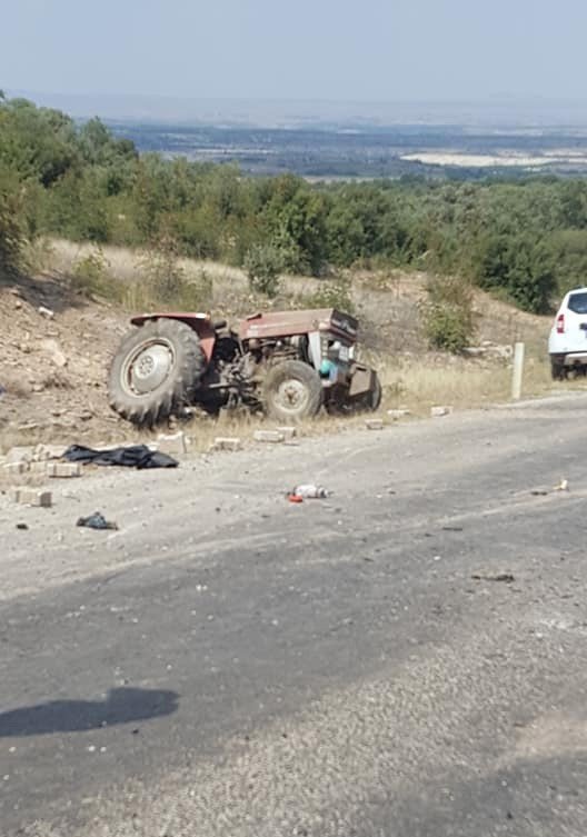 Freni Boşalan Traktör Şarampole Devrildi: 1 Ölü, 1 Yaralı