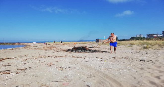 Vatandaşlar Sahilleri Temizledi