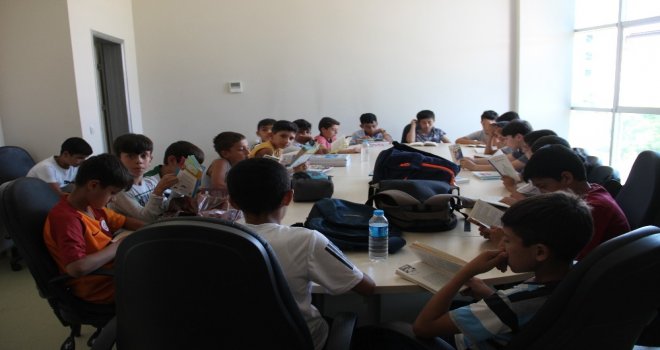 Çocuklar Kuran Kursunda Hem Öğreniyor Hem De Spor Yapıyor