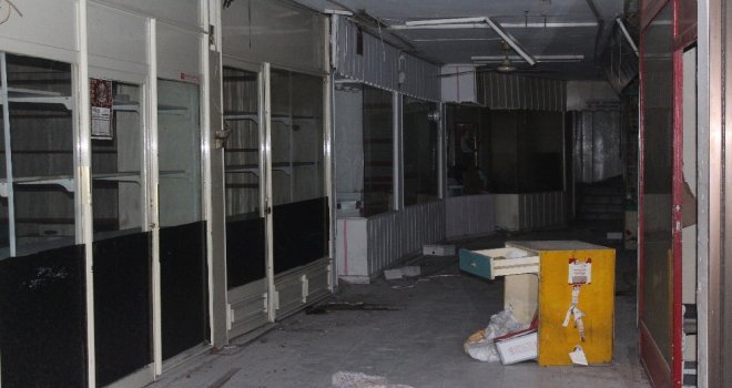 Yıkılma Tehlikesi Nedeniyle Mühürlenen Halep Çarşısına Hırsızlar Dadandı