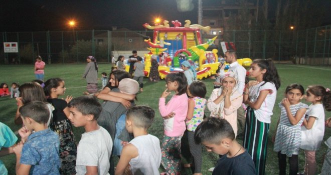Hakkarili Çocuklar Çifte Bayram Yaşadı