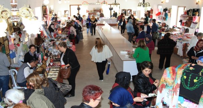 Bayram Tatili,emekçi Kadınları Sevindirdi