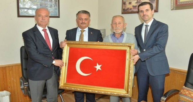 Vali Yazıcı:şehitlerimiz Millet Olarak Bizim Şeref Madalyalarımızdır
