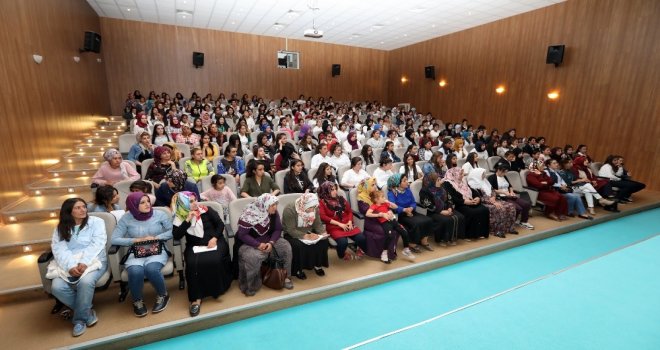 Van Büyükşehir, 13 İlçede “Kadına Yönelik Şiddet Semineri” Düzenledi