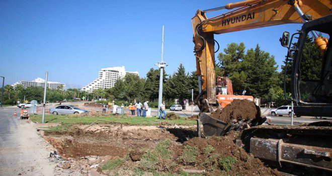 3. ETAP RAYLI SİSTEM ÇALIŞMASI KONYAALTI CADDESİ'NE ULAŞTI