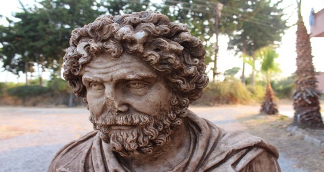 Soli Pompeipolisde 1700 Yıllık Portre Büst Bulundu