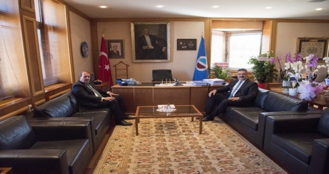Milletvekili Karacan, Rektörü Çomaklıyı Ziyaret Etti
