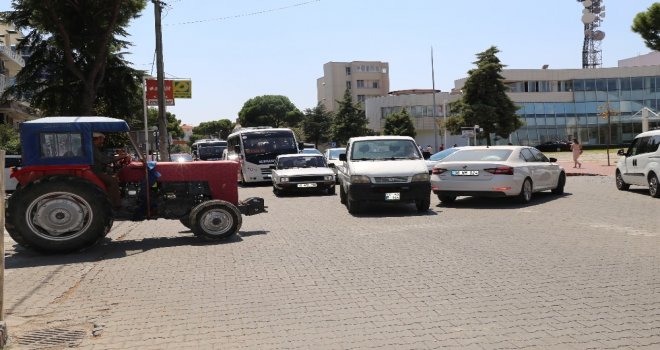 Burhaniyede Okul Bahçeleri Otoparka Açıldı