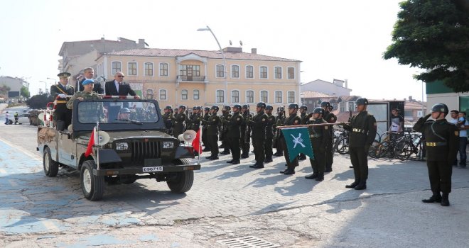 Komandolar Şehir Merkezini İnletti