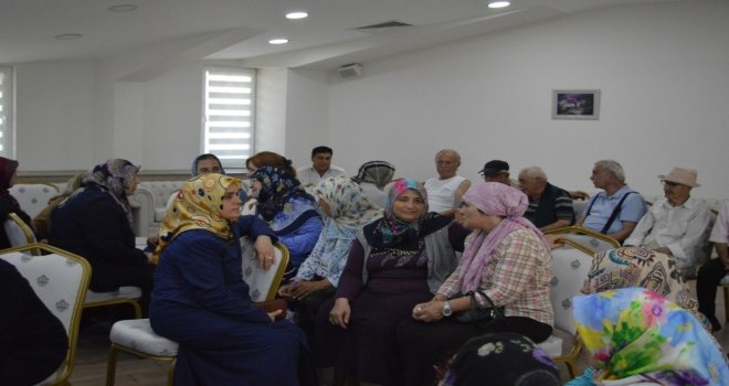 Kadınlar Kulübünden Huzur Evine Ziyaret