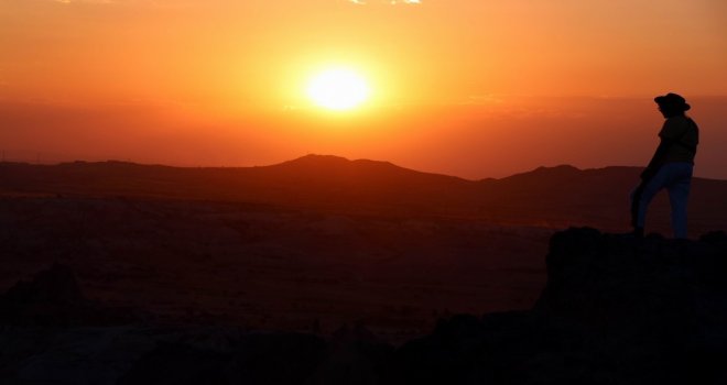 Binlerce Turist Kapadokyada Gün Batımı Keyfini Yaşıyor