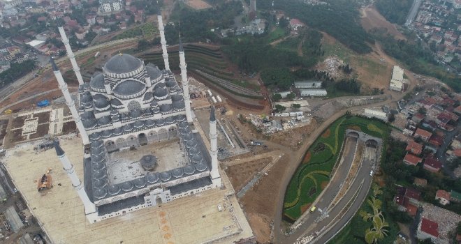 (Özel) İnşaatında Sona Gelinen Çamlıca Camiinde Yapılan Çevre Düzenleme Çalışmaları Havadan Görüntülendi