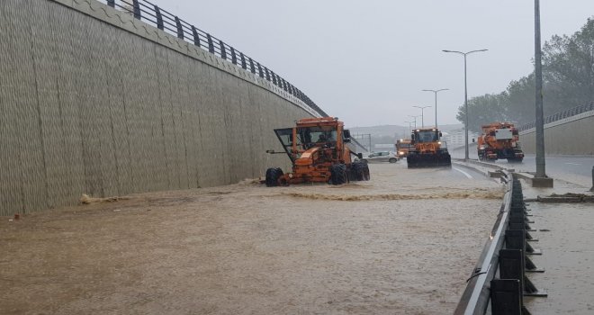 Kastamonuda Sağanak Yağış Ve Dolu Etkili Oldu