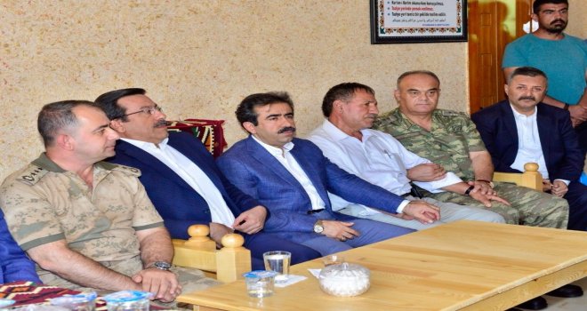 Vali Güzeloğlundan Şehit Ailesine Taziye Ziyareti