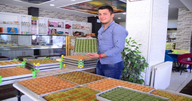 Bitlisteki Pastanelerde Yoğun Tatlı Mesaisi