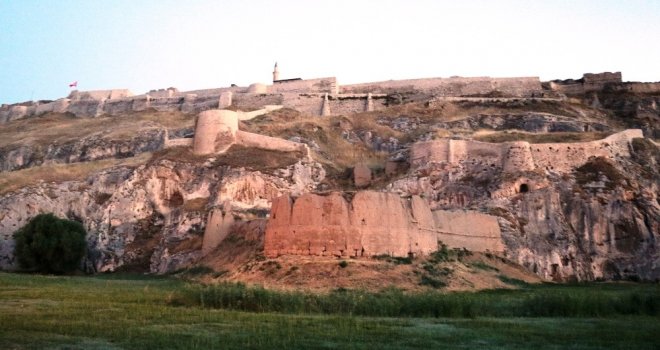 (Özel) Van Kalesi Güvence Altına Alındı