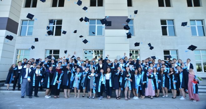 Aso Teknik Kolejinde 3. Dönem Mezunları Diplomalarını Aldı