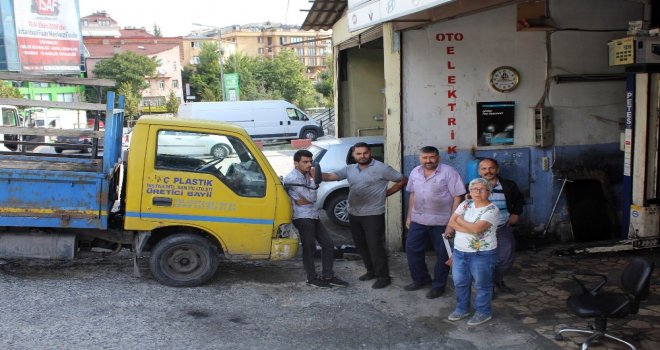 Şişlide Esnaf Kapkaççıyı Yakalayıp Polise Teslim Etti