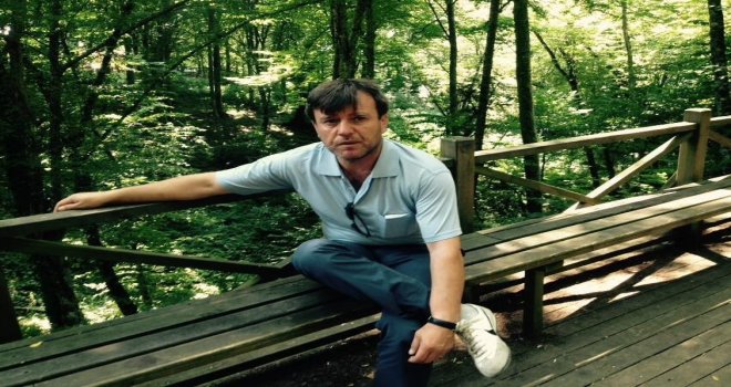 Yavru Ayıyı “Gel Oğlum Buraya Diyerek Çağıran Vatandaş Sosyal Medyada İlgi Odağı Oldu