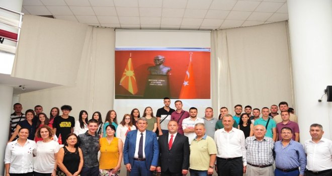 Makedonya Atatürkçü Derneğinin Gençlerinden Başkan Çalkayaya Ziyaret