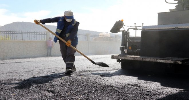 İstasyon Caddesi Baştan Aşağı Yenilendi