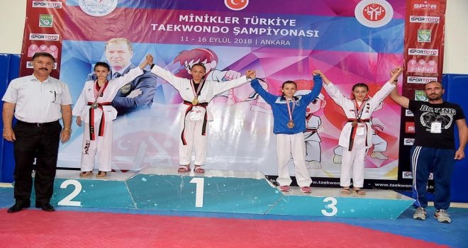 Minik Şüheda Tekvando 30 Kilogramda Türkiye Şampiyonu Oldu