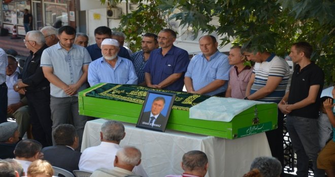 Kalp Krizi Geçiren Belediye Meclis Üyesi, Törenle Son Yolculuğuna Uğurlandı