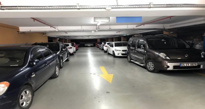 Dolu Uyarısı Sonrası İstanbulda Kapalı Otoparklar Doldu Taştı