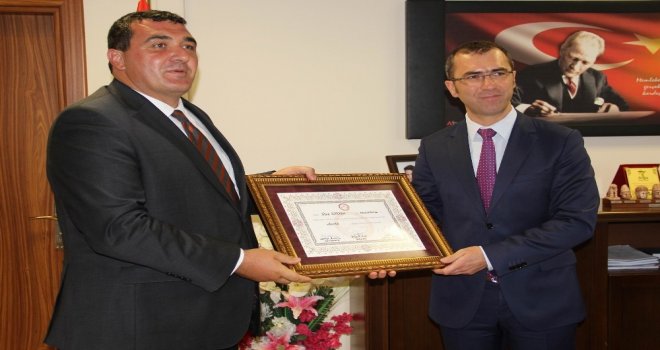 Chp Sivas Milletvekili Karasu Mazbatasını Aldı