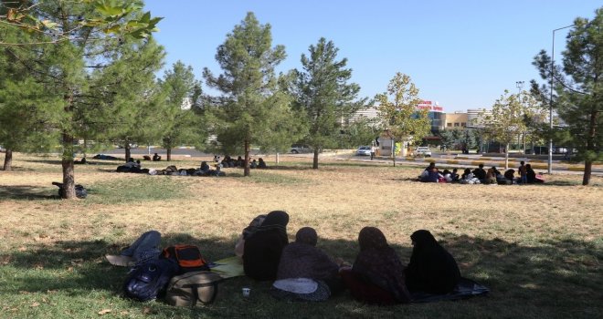 Göçmenleri İstanbul Ve Ankara Diye Diyarbakıra Getirdiler