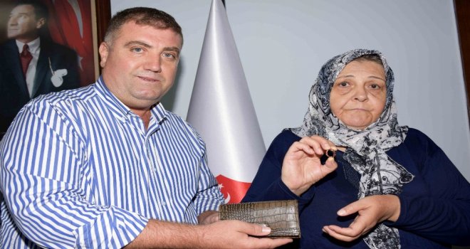 Eşinden Yadigar Kayıp Alyansa Taksiciler Sayesinde Kavuştu