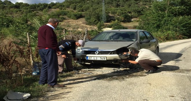 Kastamonuda İki Otomobil Çarpıştı: 1 Yaralı