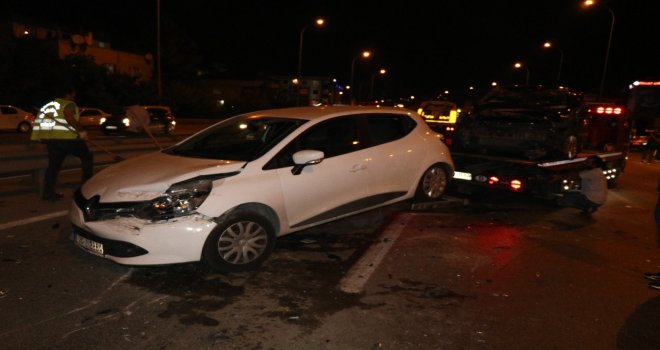 Çekmeköyde Zincirleme Trafik Kazası... Film İzler Gibi Olay Yerini İzlediler