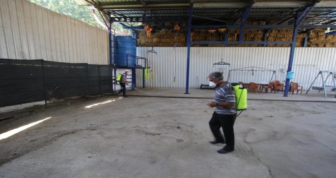 Akyazıda Kurban Kesim Yerleri Hem Denetleniyor Hem De İlaçlanıyor