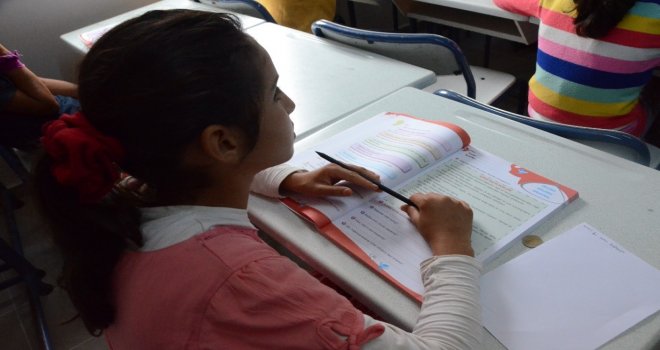 Veliler Bahçeye, Çocuklar Derse