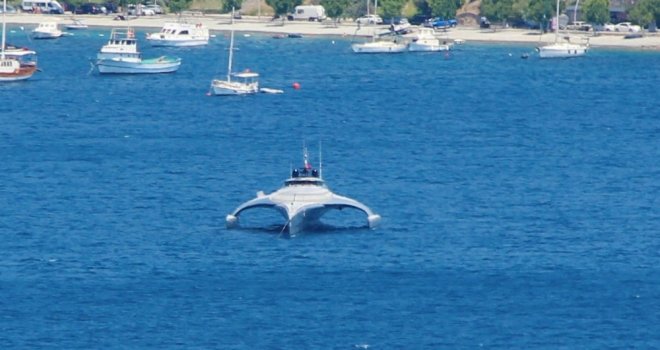 Uzay Mekiği Görünümündeki 15 Milyonluk Yat Bodruma Demirledi