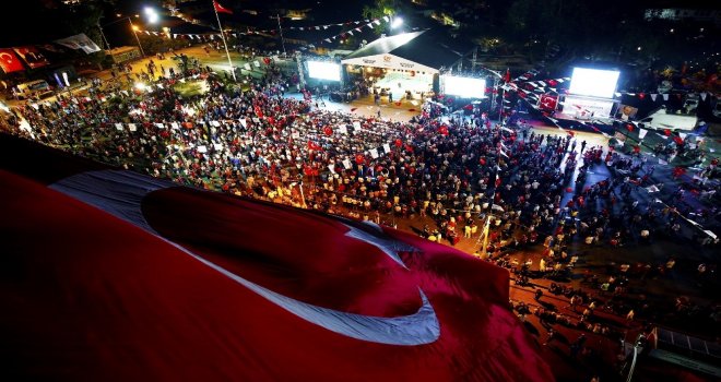 15 Temmuzda Tiyatro, Mehteran Gösterisi Büyük Beğeni Topladı