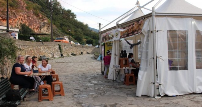 Kosovalı Kadınlarından Gözleme Çadırı Projesi