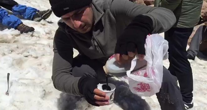 Dağcıların 5 Bin 58 Rakımlı Süphan Dağında Karlı Pekmez Keyfi