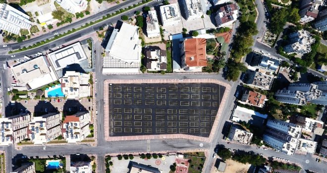 Cumartesi Pazarı, Sokak Arasından Kurtuluyor